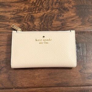 Kate Spade Julia Wallet in Meringue